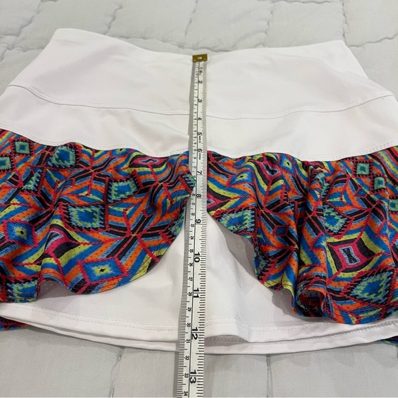 Lucky In Love Tennis Skort Womens Extra Small White Multicolor Geometric Print - Picture 9 of 10